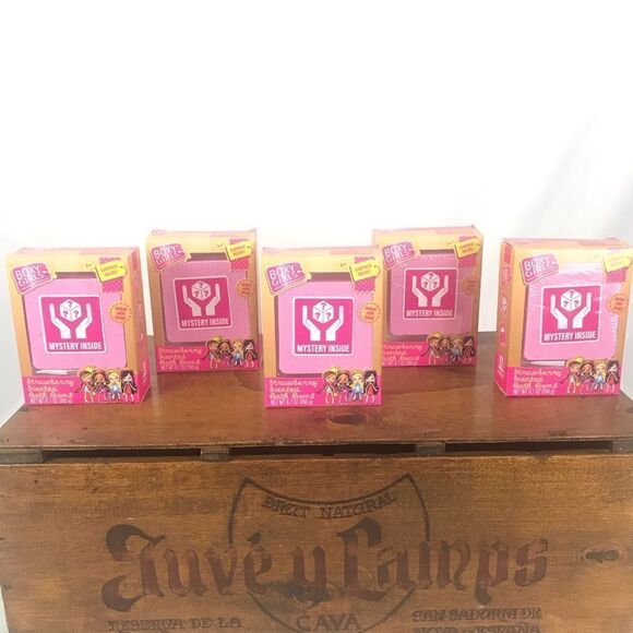 Boxy girl bath bombs - Picture 1 of 4